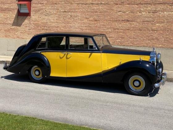 1951 Rolls Royce Silver wraith Yellow and black