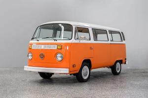 1974 Volkswagen Kombi Microbus Orange 1600 cc 12337 Miles