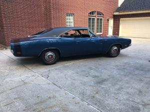 1969 Dodge Charger 440 and a 4 speed TitleClean